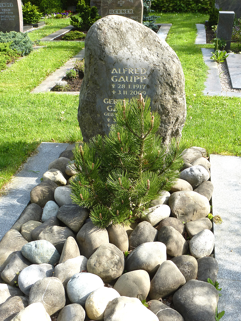 Steine in der Grabggestaltung